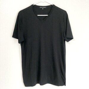 Robert Barakett Men's Black T-Shirt Size Medium